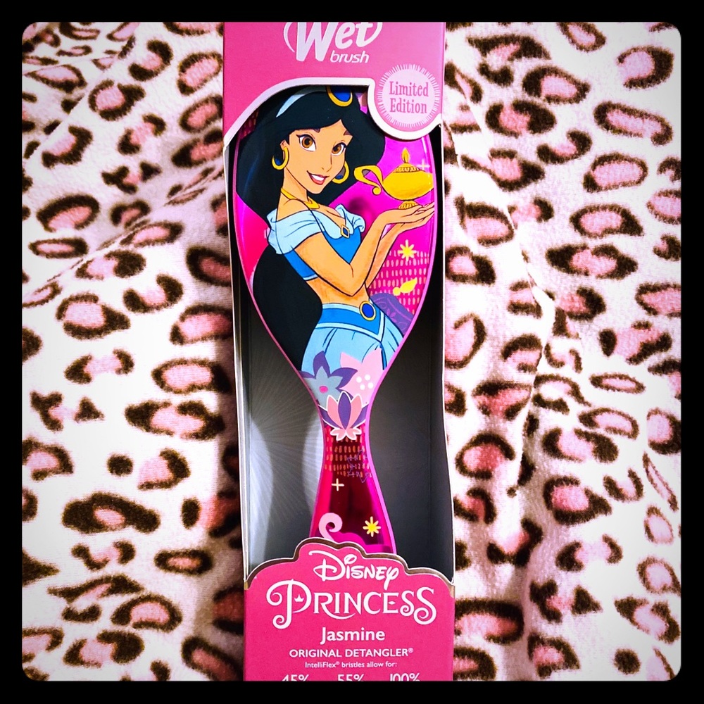 Disney wet brush limited edition Jasmine